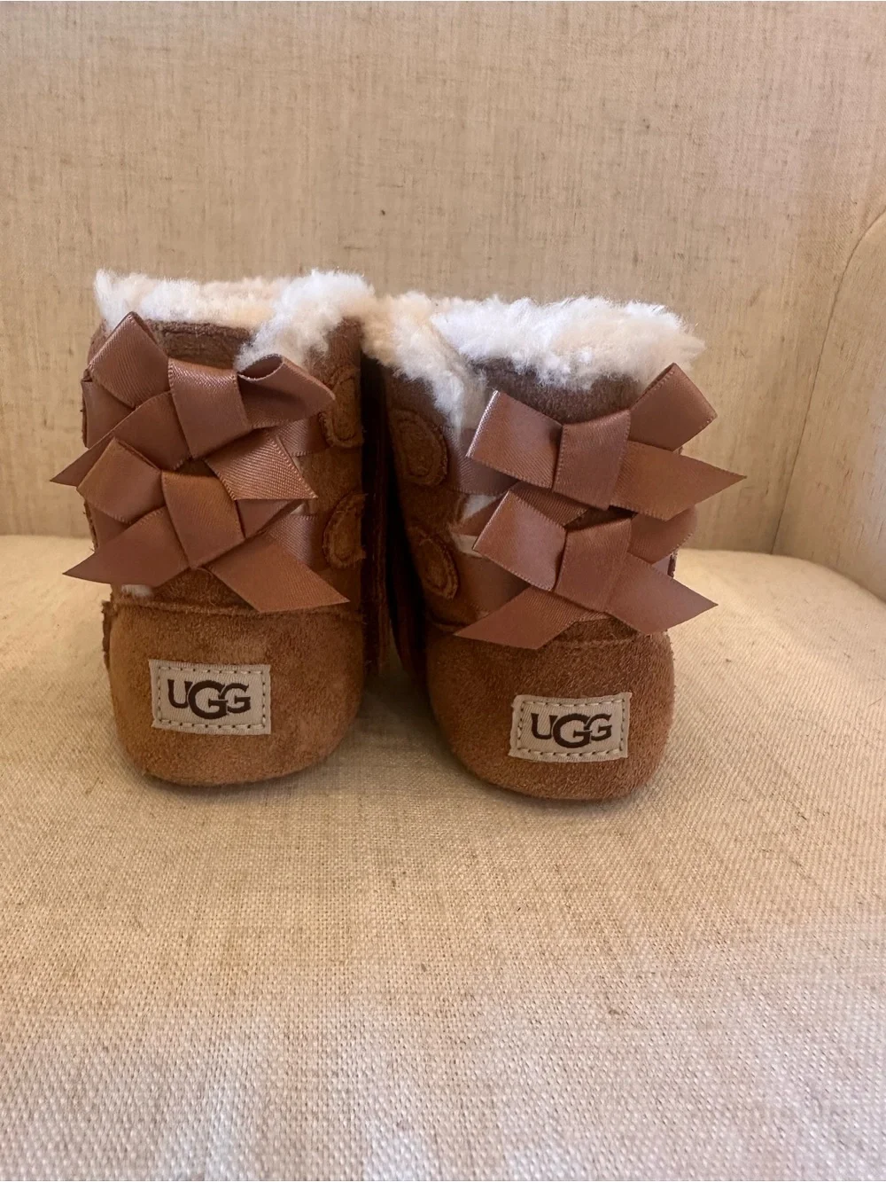 UGG Chestnut Suede Baby Booties with Shearling and Bows